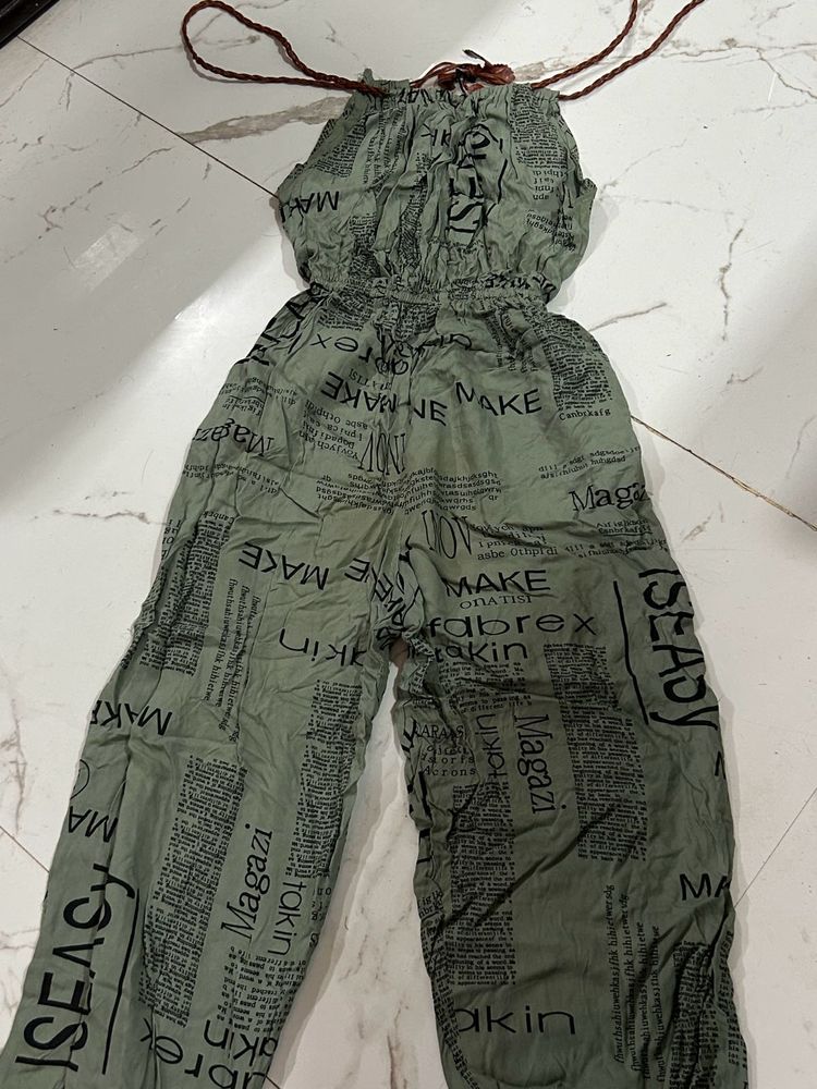 Sleeves Newspaper Print Jumpsuit