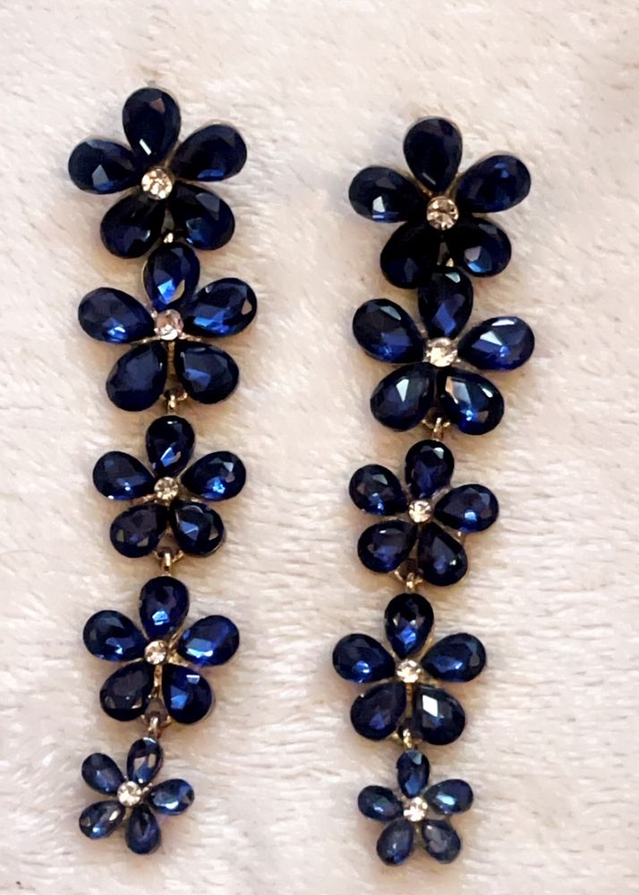 Royal Blue Color Earring So Beautiful