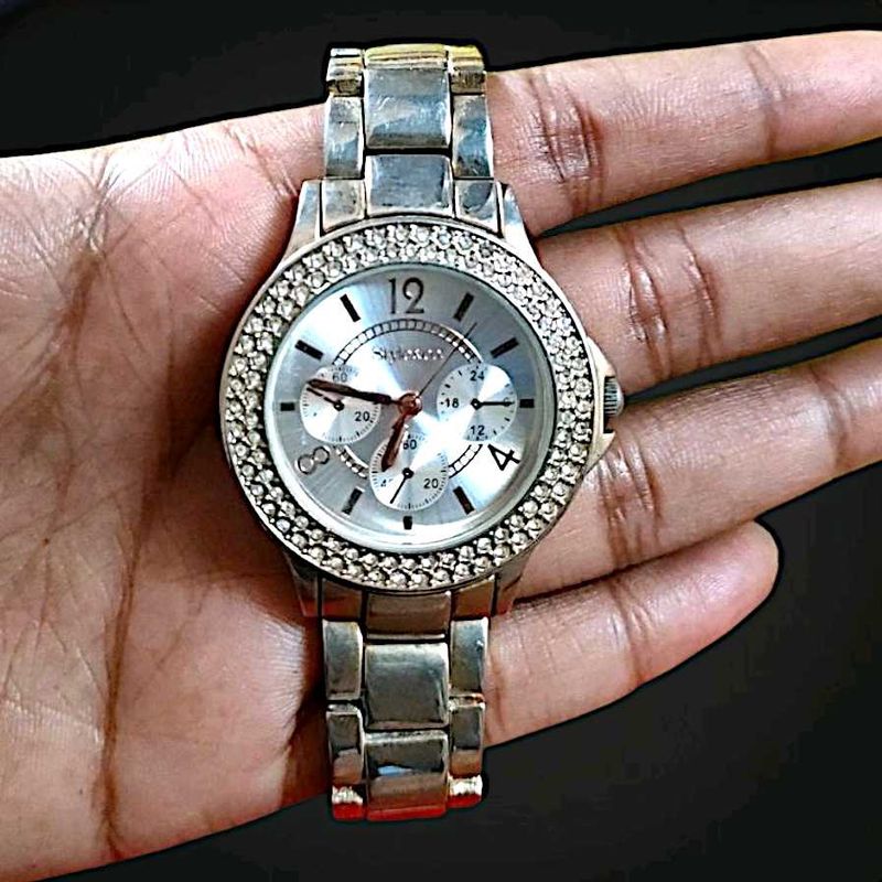 Golden Stylish Metal Watch