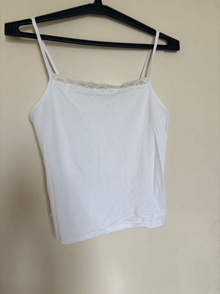 H&amp;M LACE DETAILED TOP
