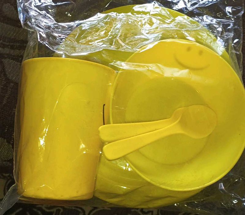 Kids Yellow Dish Set - New