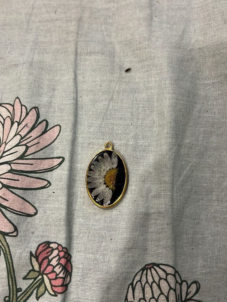 Floral Pendant Necklace