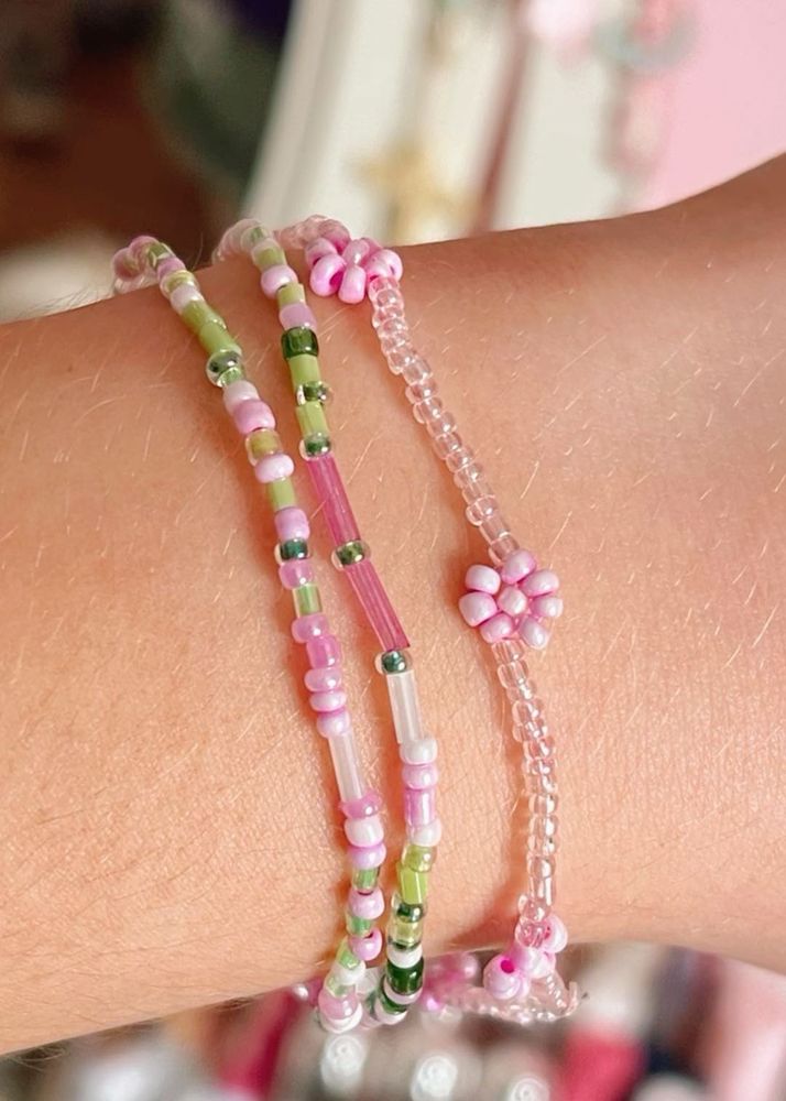 Beaded Flower Bracelet Set