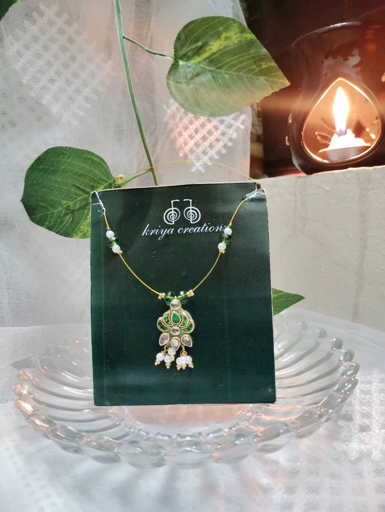 Kundan Stone Invisible Green &amp; White Necklace