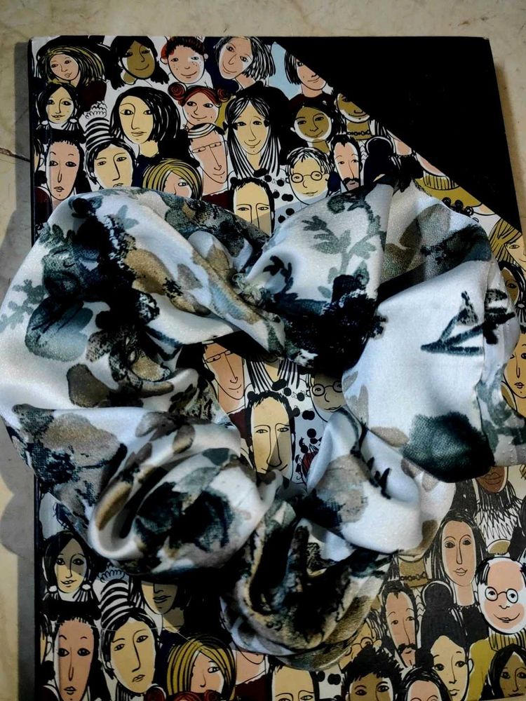 Trending XXL Scrunchies