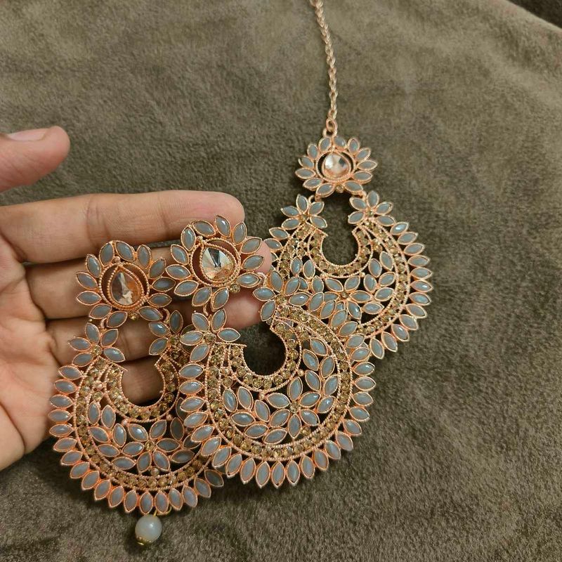 It&#39;s Earrings &amp; Mangtika