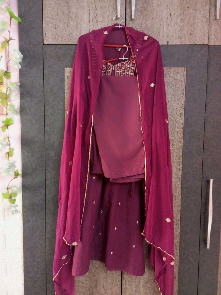 Elegant Embroidered Kurta Pant Set