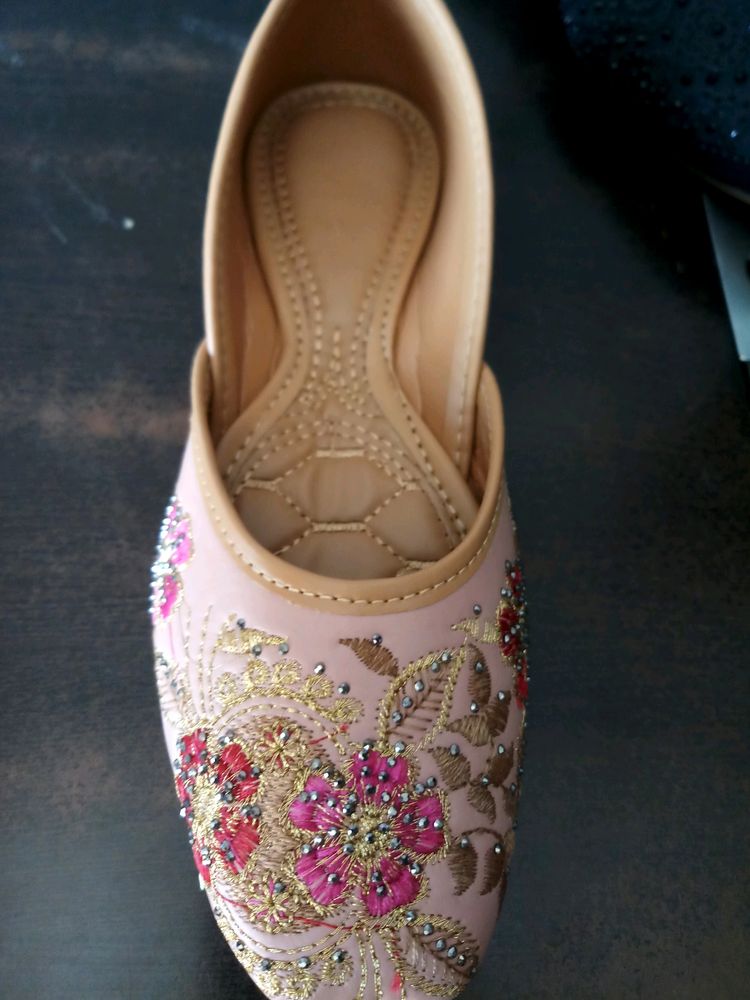 PINK JUTTI LIKE BELLIES