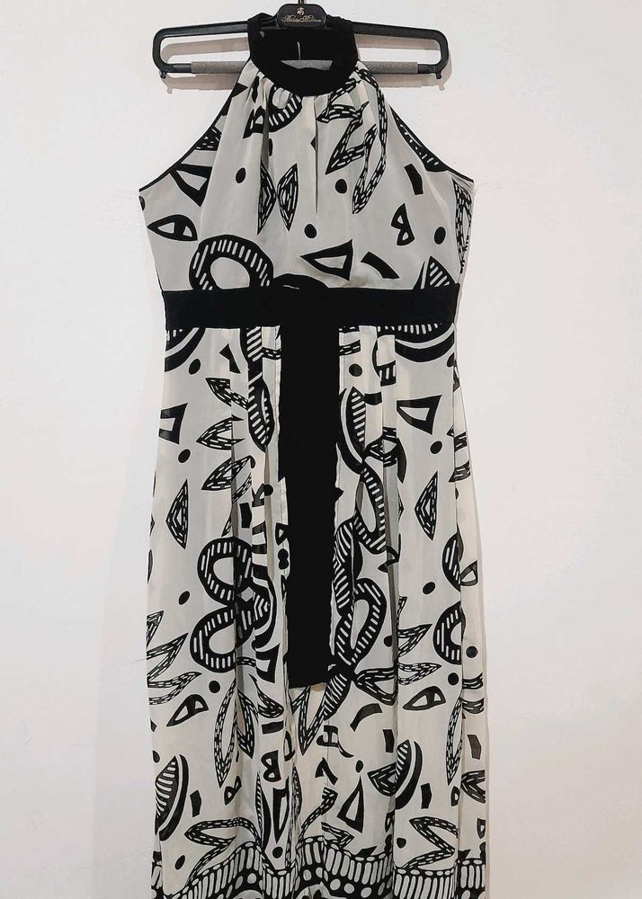 Chic Black &amp; White Dress
