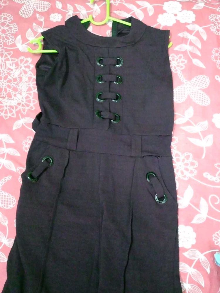 Black Sleeveless Dress