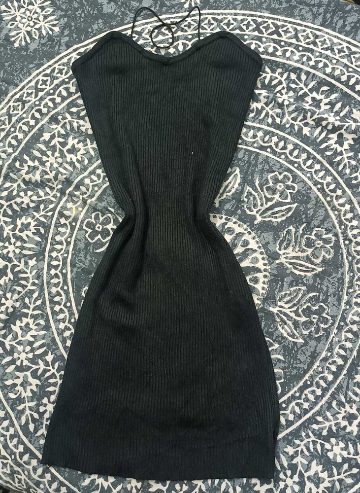 Black Fitting Dress
