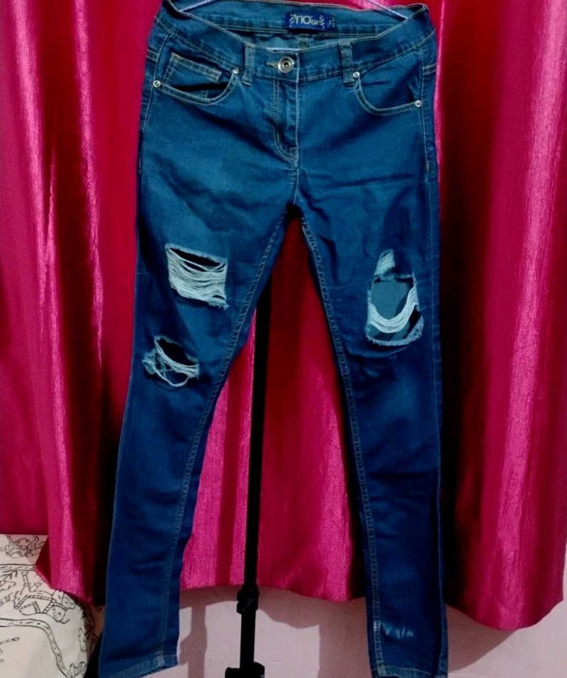 Ripped Skinny Jeans