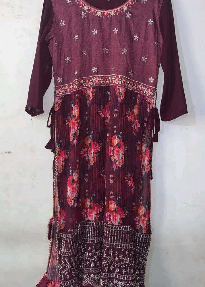 Floral Embroidered Kurta