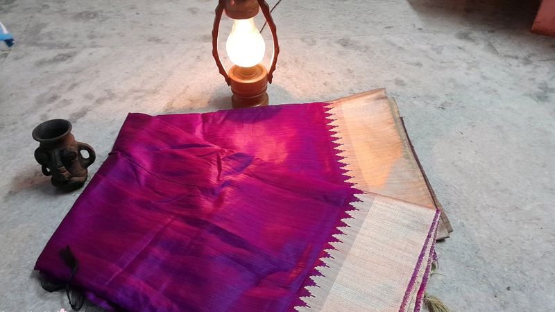 Price Dropped!!!! Beautiful Pink Saree With Golden Border