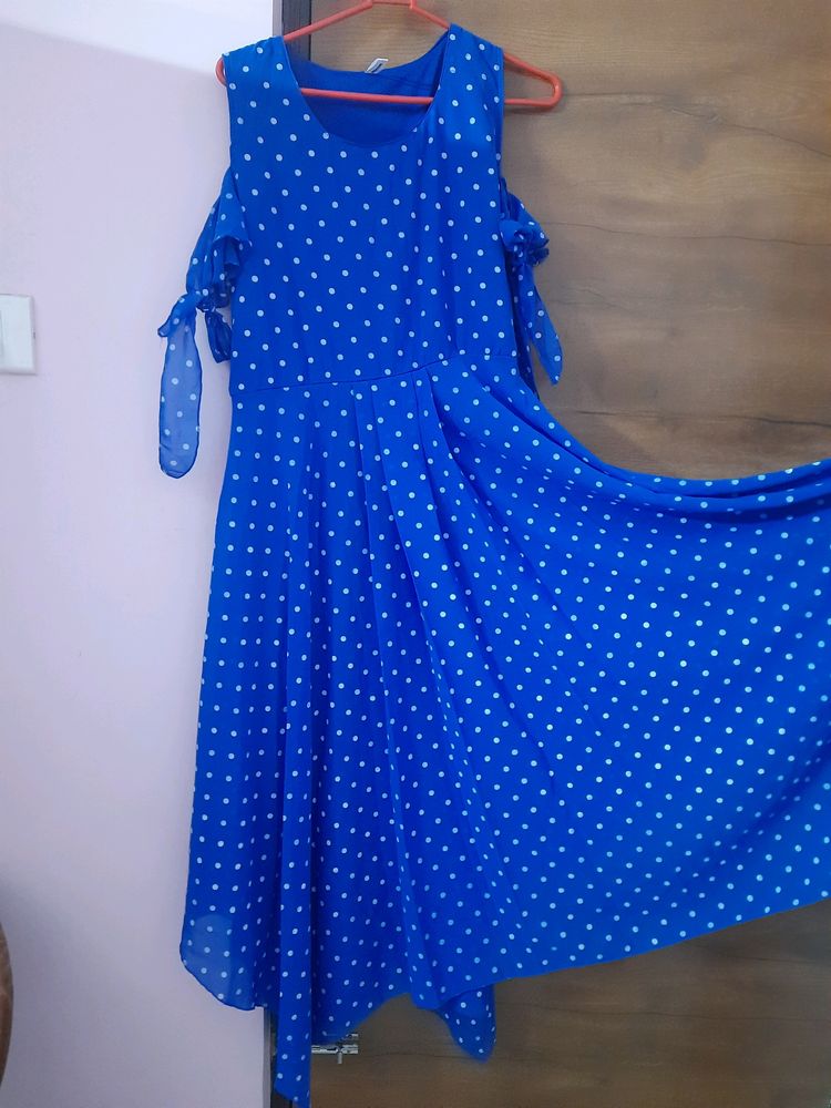 A Beautiful Blue &amp; White Polka Dot Printed Gown💙
