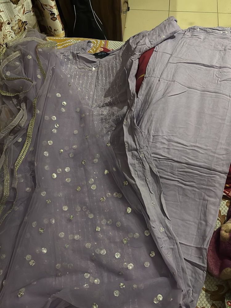 Elegant Kurta Set(medium Size)