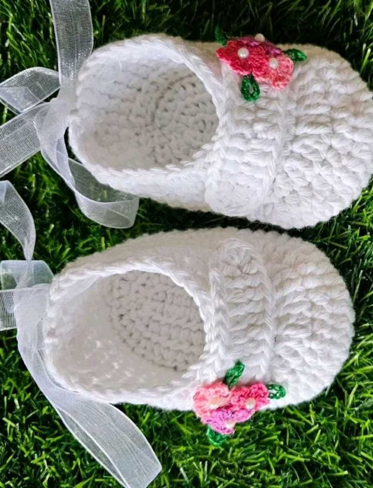 Crochet baby Girl White Shoes