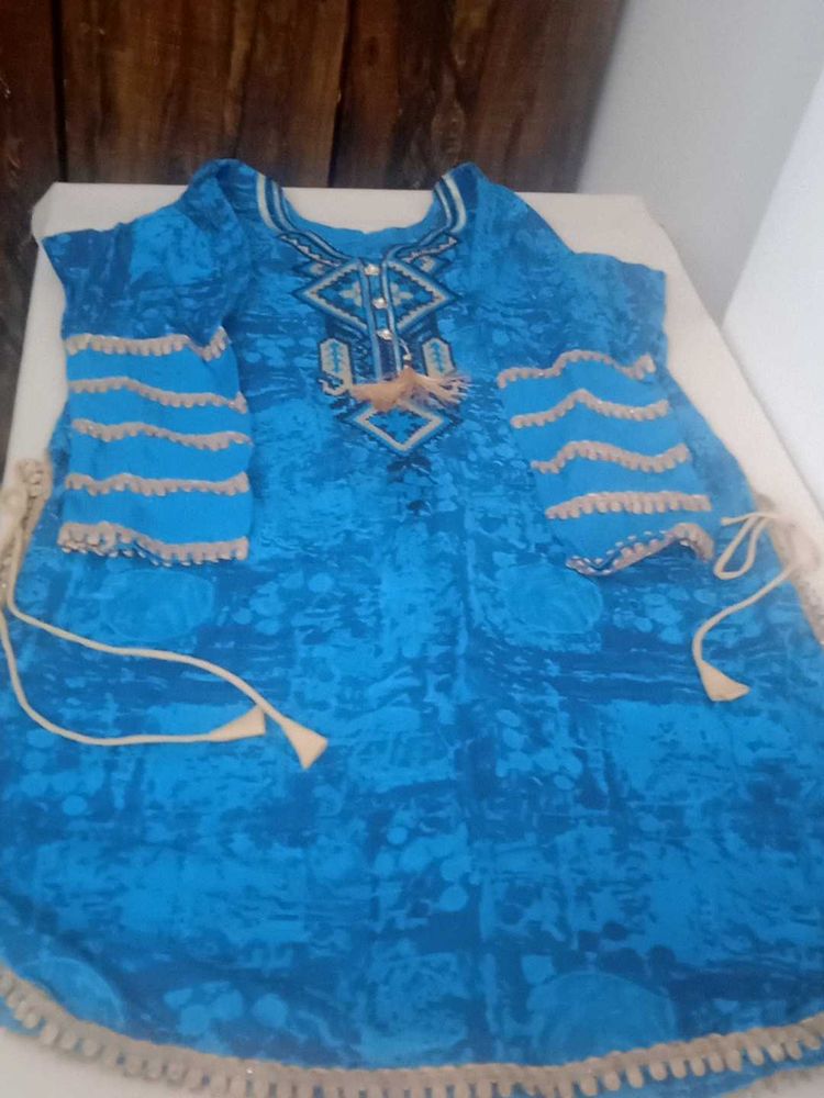 Elegant Blue Embroidered Kurta