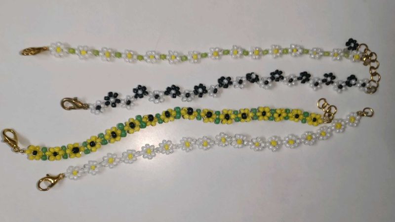 Daisy Beaded Bracelet Set