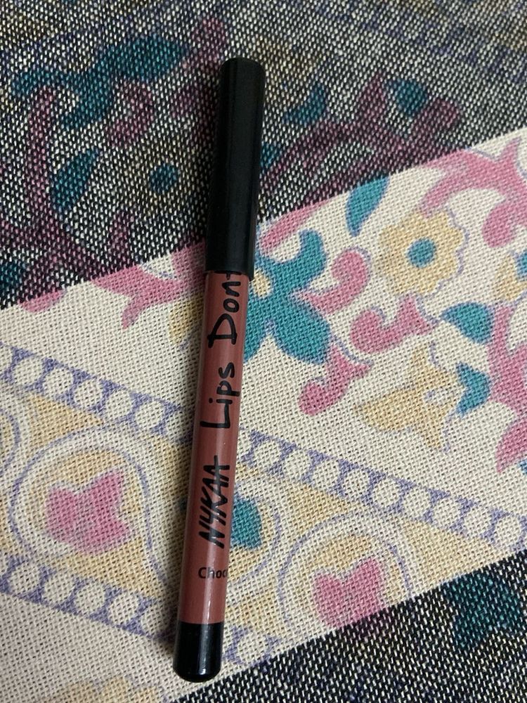 NYKAA Lips Don't Lie Lip Liner shade chocolate Boy