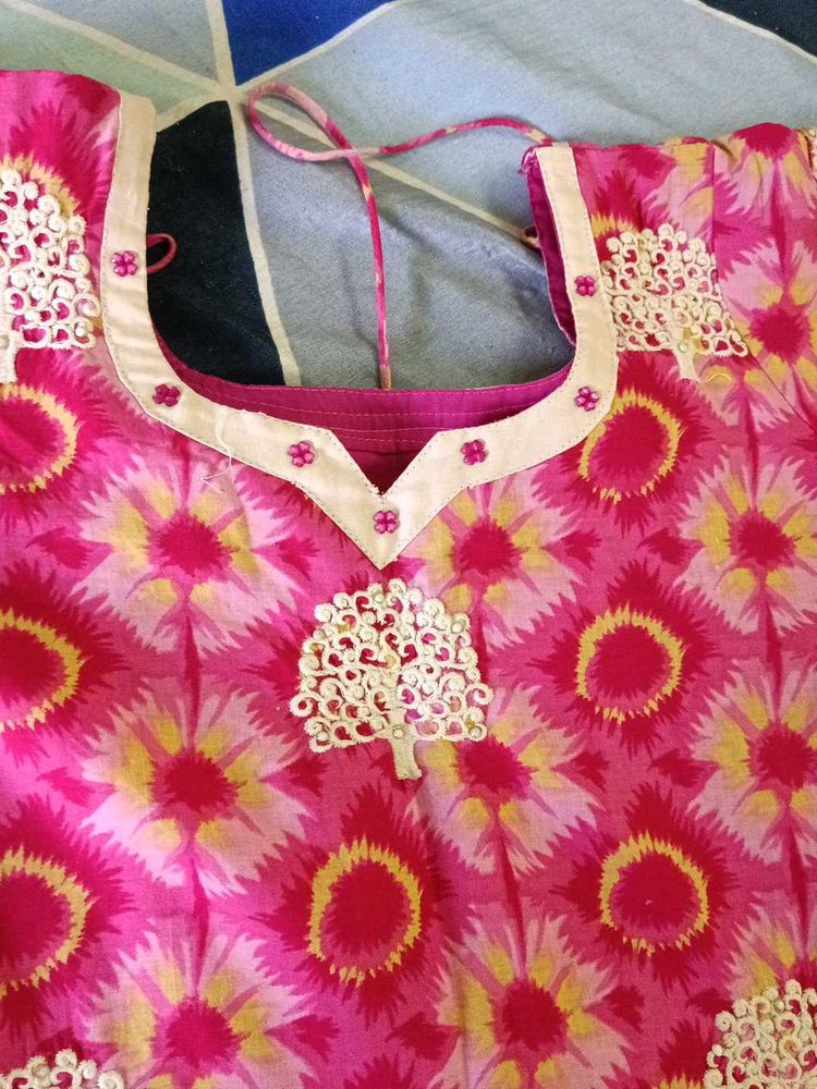 Pink Floral chikankari kurta with white dupatta