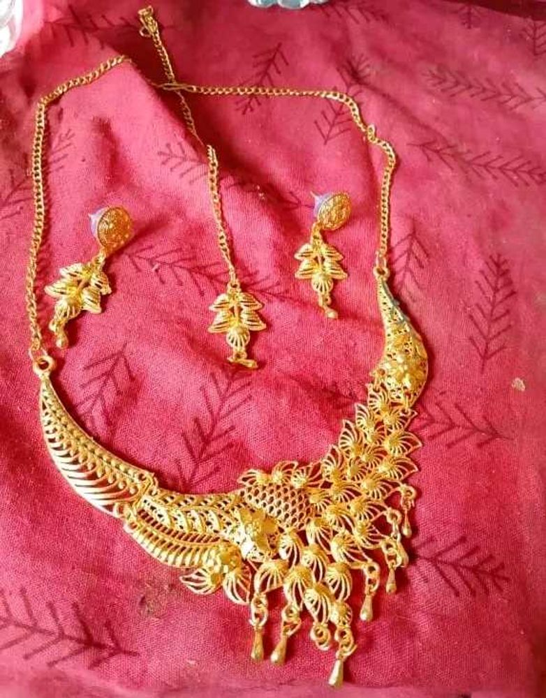 women fancy jewellery set