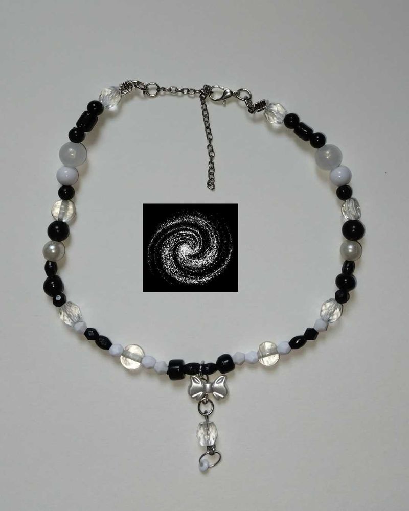 Chic Black &amp; White Beaded Bow Necklace