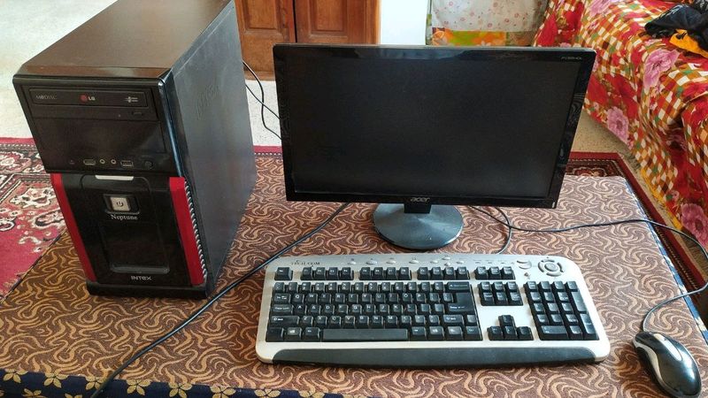 Complete Desktop Computer Set
