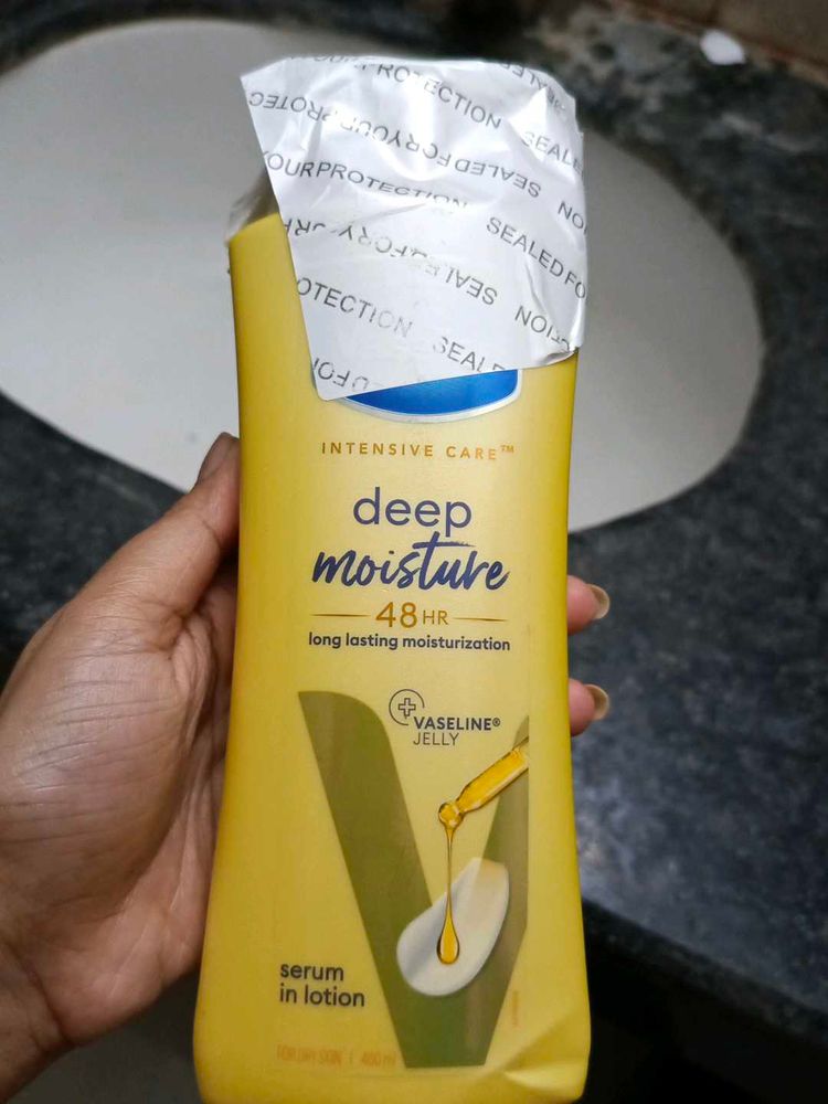 Vaseline deep Moustiser
