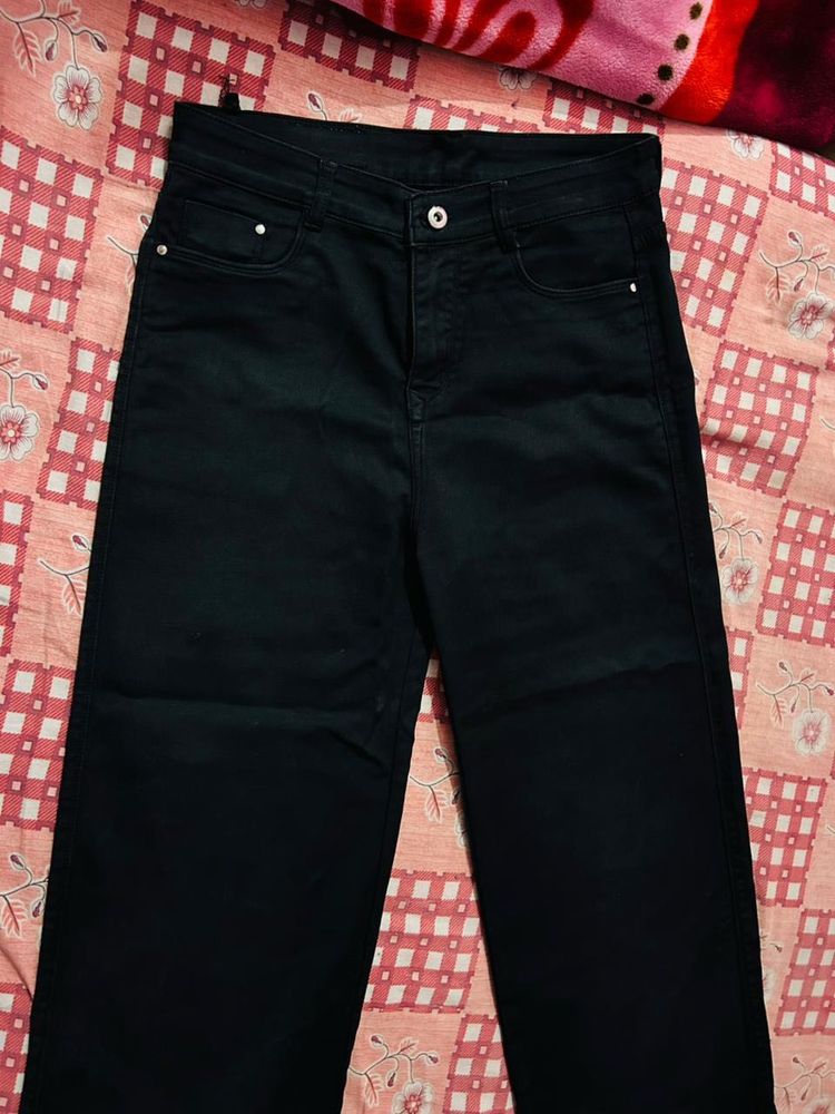 Stylish Black Wide-Leg Jeans