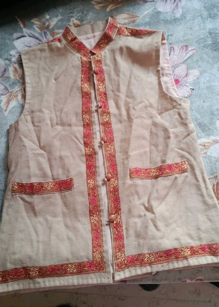 A Half Sleeve Jacket With Kashmiri Embroidery✨