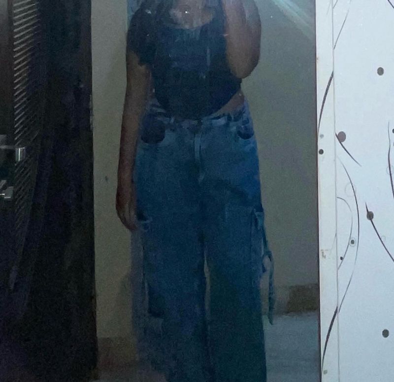 Wide Leg Cargo Jeans