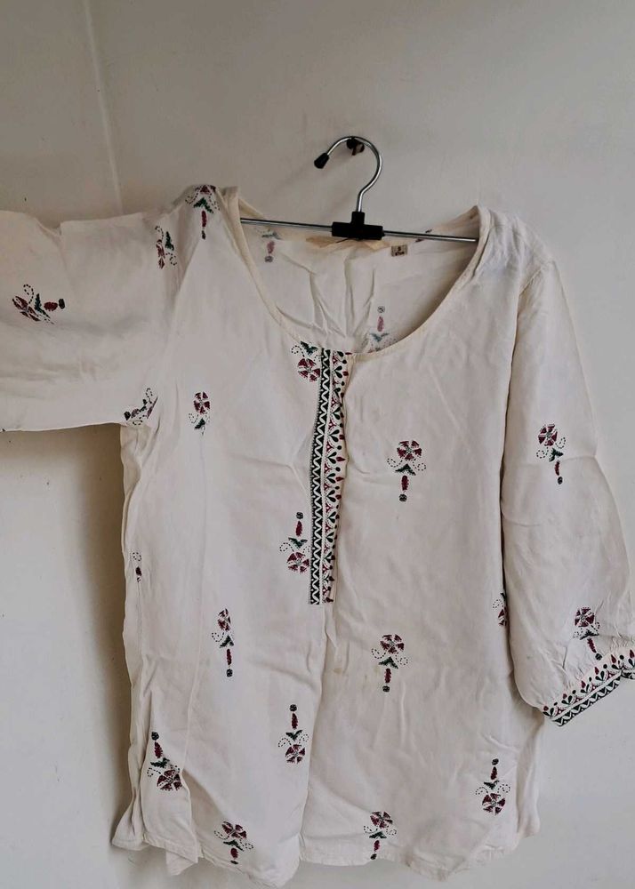 SIYAHI BRAND Classy TOP AT HALF PRICE