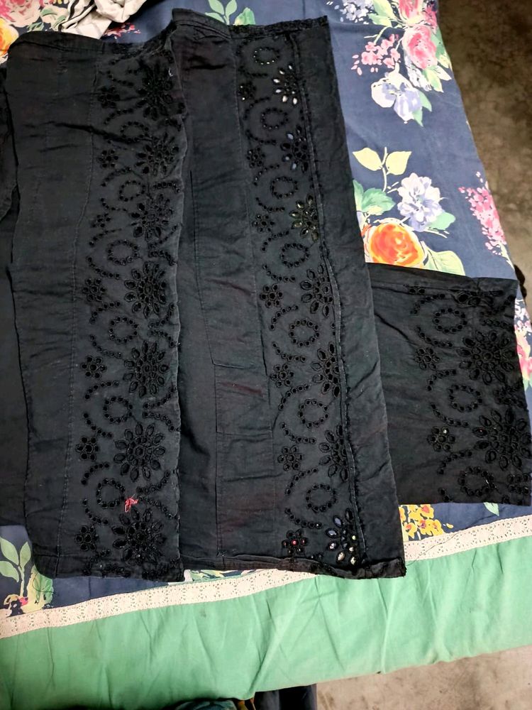 Black⚫ Suit Yellow Dupatta