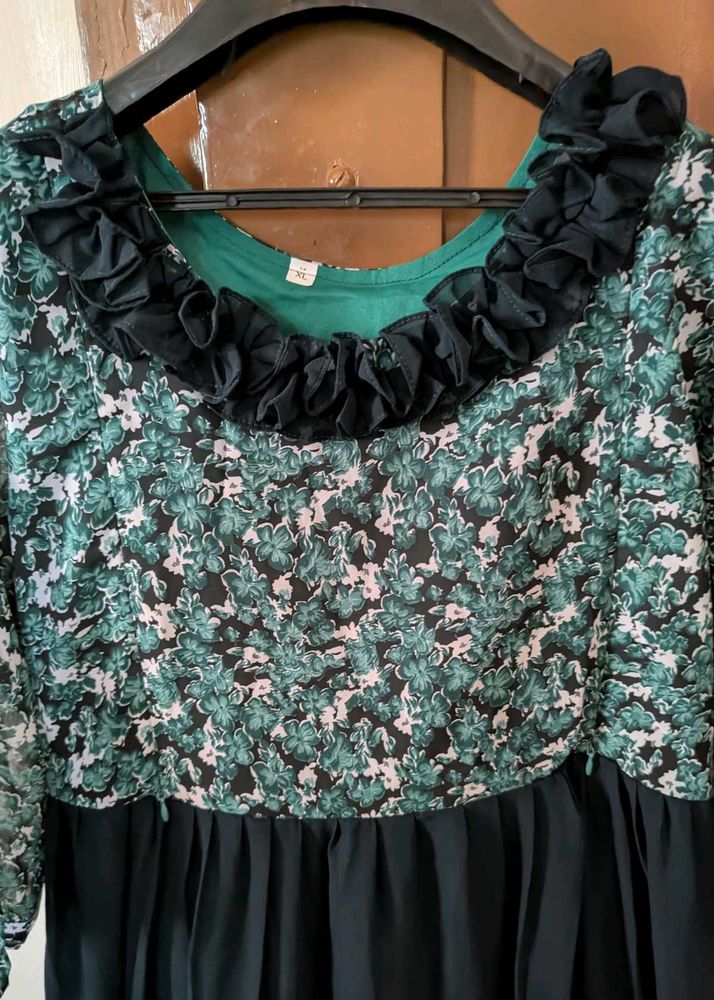 Modern Feeding Top