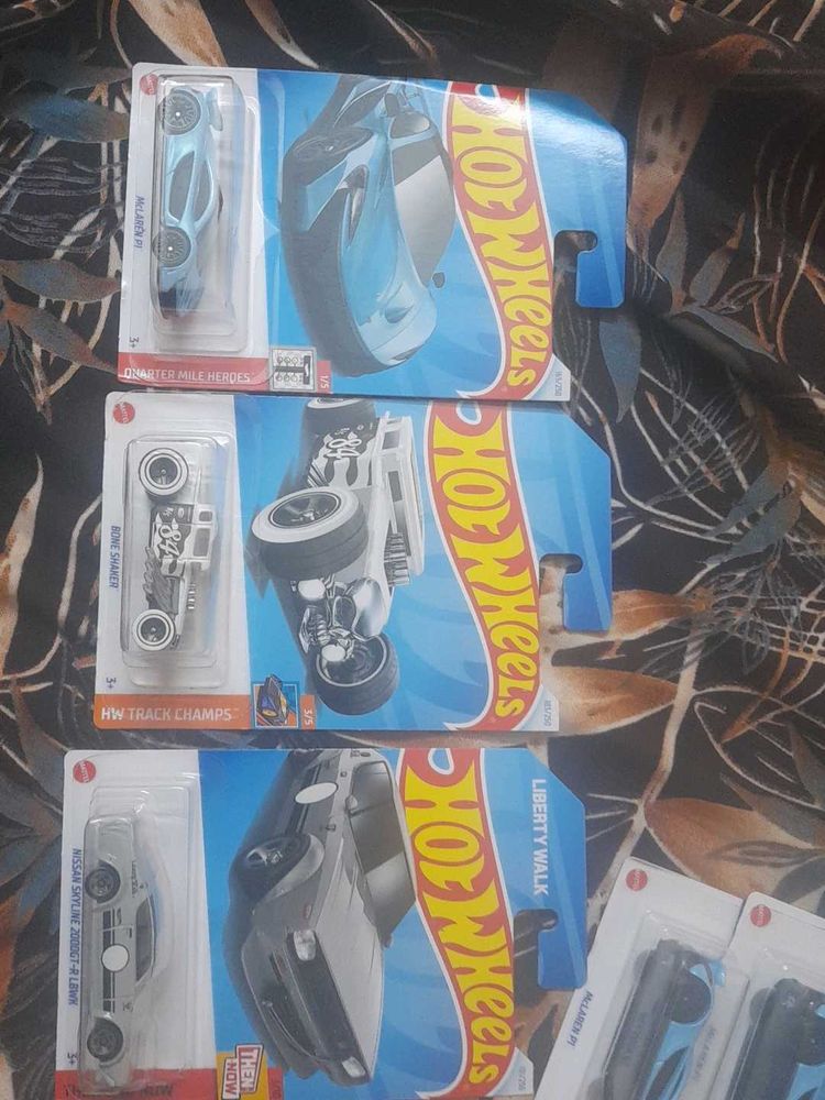 hot wheels  cars p1 Nissan skyline and bone shaker
