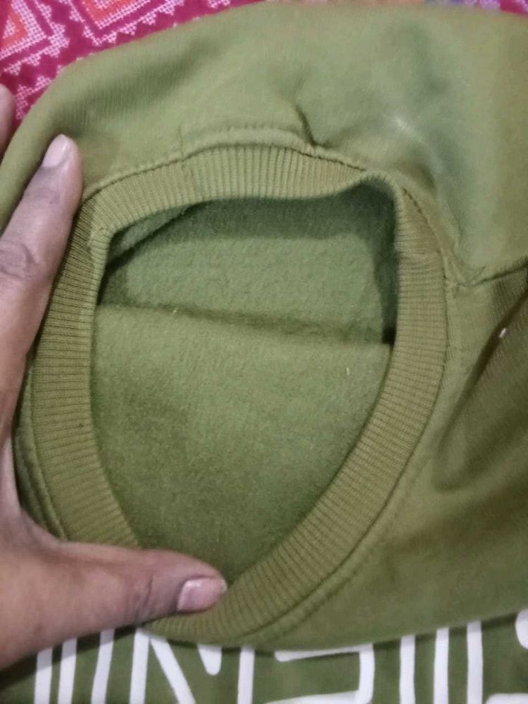 3 set of sweatshirt and a pant in wool