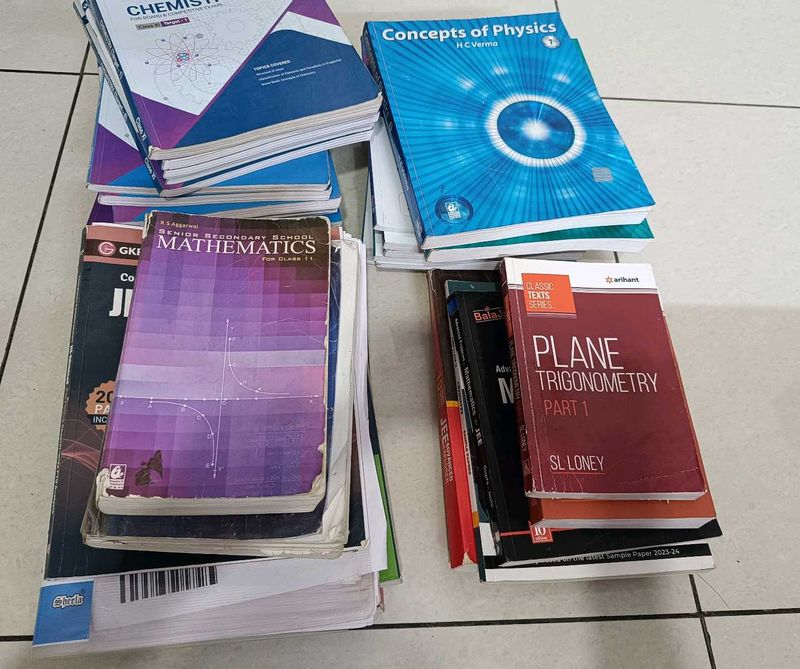 JEE Books Combo Aakash ,Arihant ,Disha