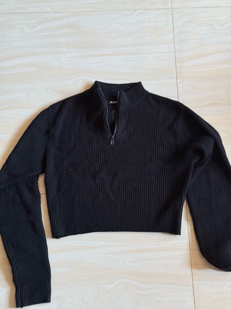 black zipper sweatshirt
