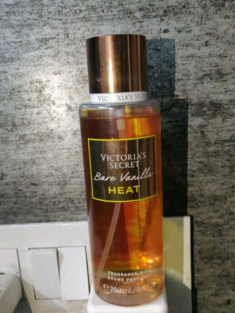 Victoria Secret Bare Vanilla Heat 🥭Body Mist