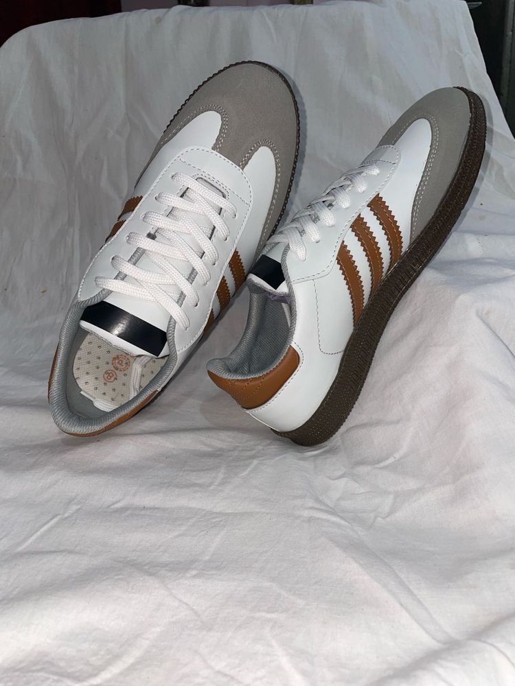 Stylish White ADIDAS Sneakers 👟 🔥🔥