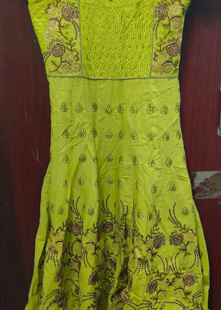 Elegant Green Embroidered Kurta