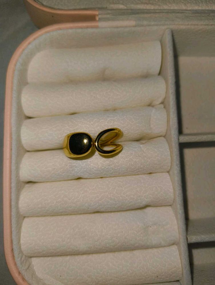 Unique Gold-Tone Statement Ring✨