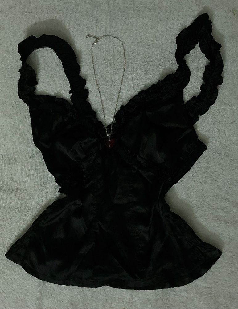 ♱⋆.Gothic satin top.⋆♱