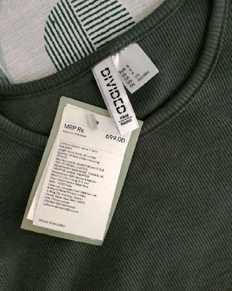 H&amp;M Solid Ribbed Top