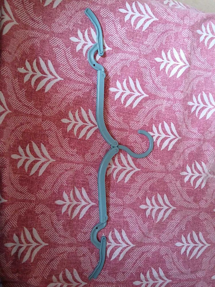 Folding Clothes Hanger