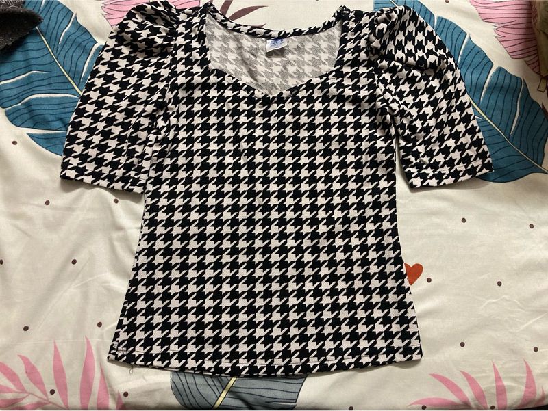 Houndstooth Print Top