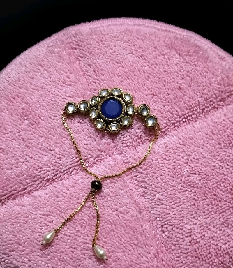 Beautiful Kundan Bracelet With Adjustable Chain.   Meenakari On Back Side Of Kundan    Unused Piece