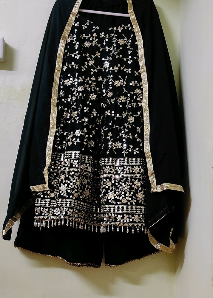 PRICE Too Less🥳Green Sharara Kurta Set With Dup