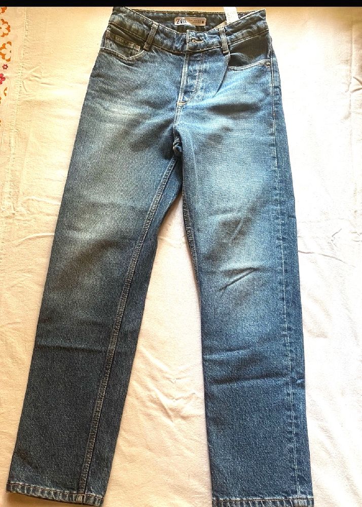 BRAND NEW Zara high Waist Straight Jeans